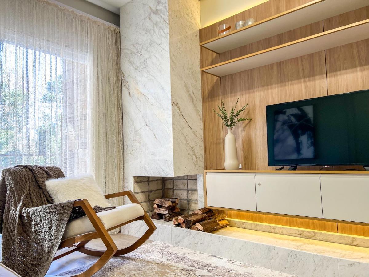 Apto Moderno Com Lareira, Piscina Aquecida E Infra Completo Em 公寓 *